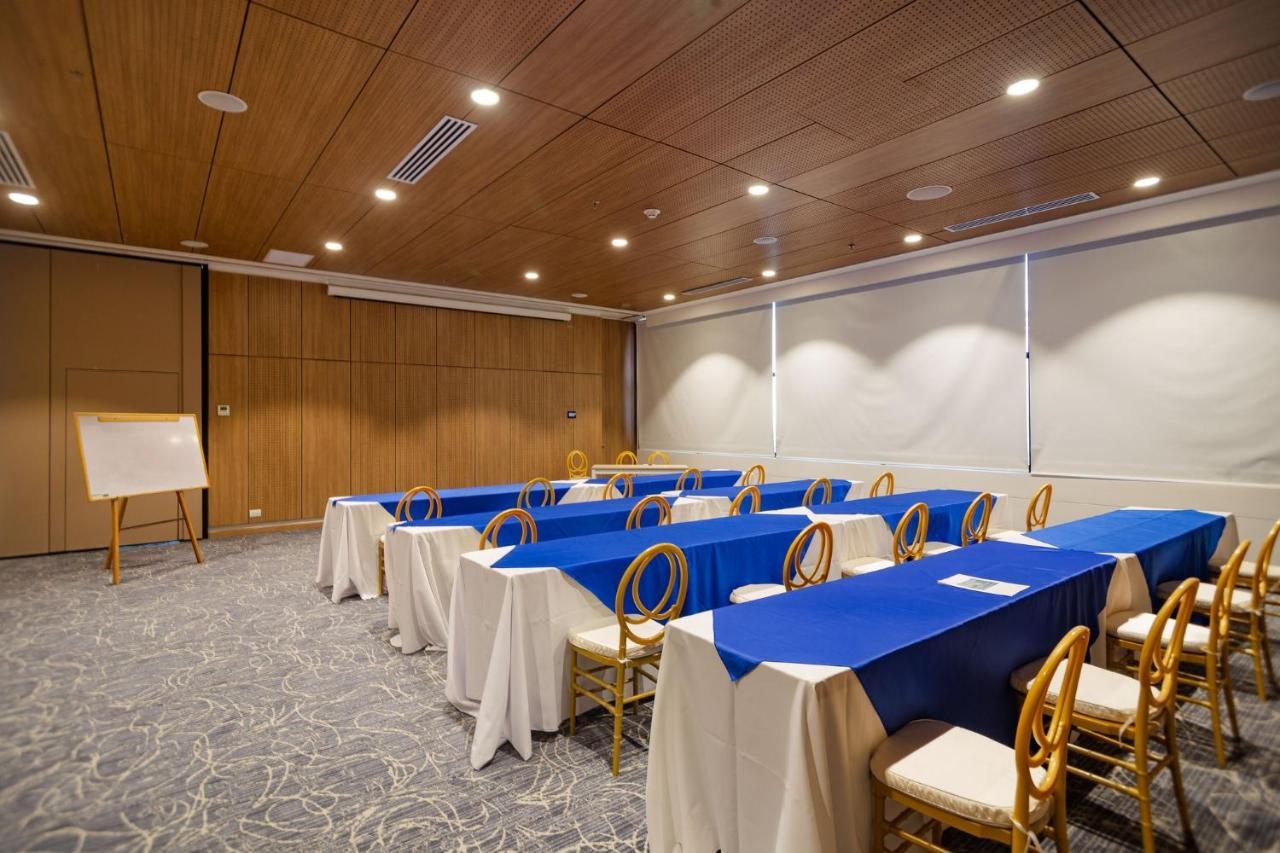 Holiday Inn Express Cartagena Manga By Ihg Esterno foto